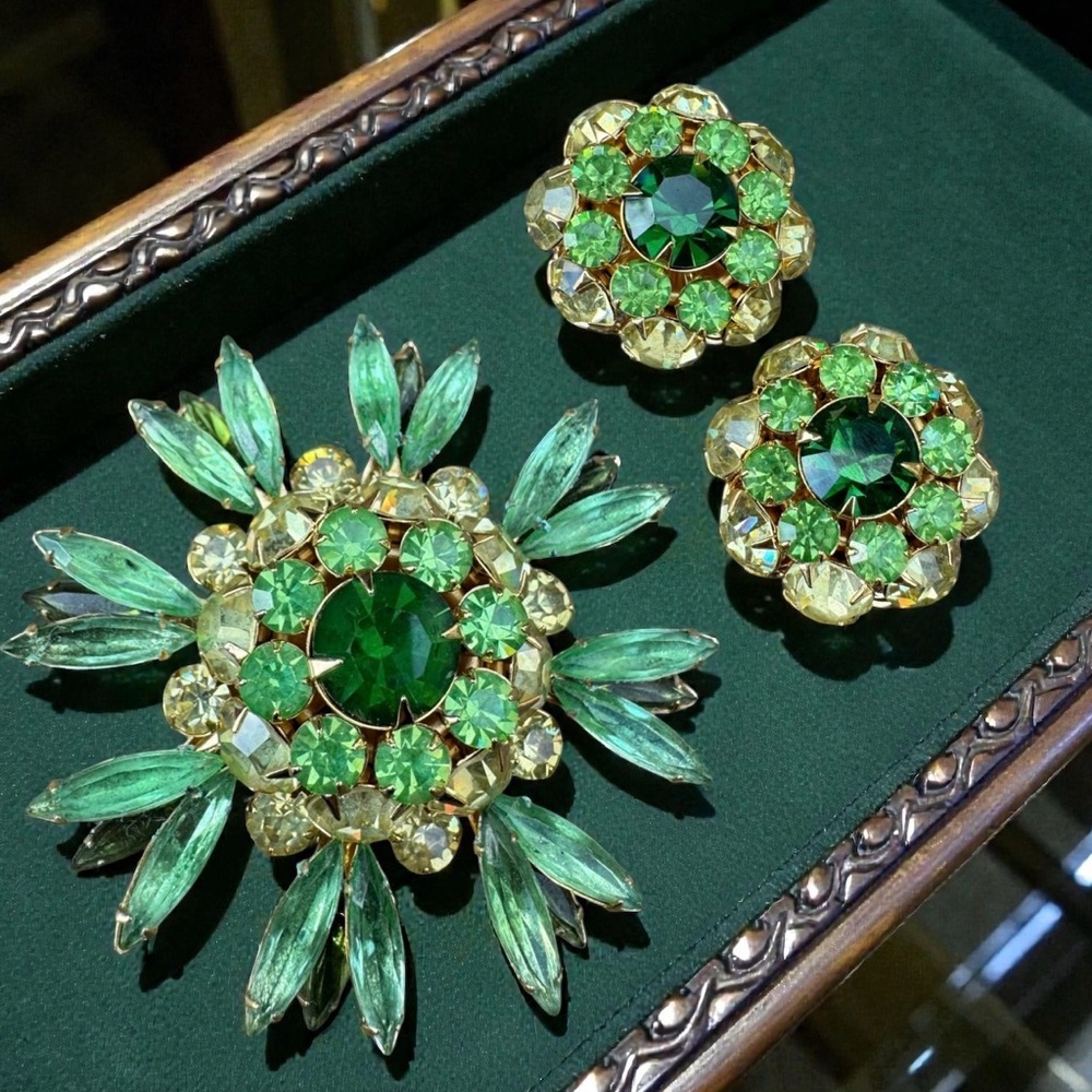 JUDY LEE Demi Parure Signed Uranium Glass Cluster Clip-On Earrings & Brooch Set